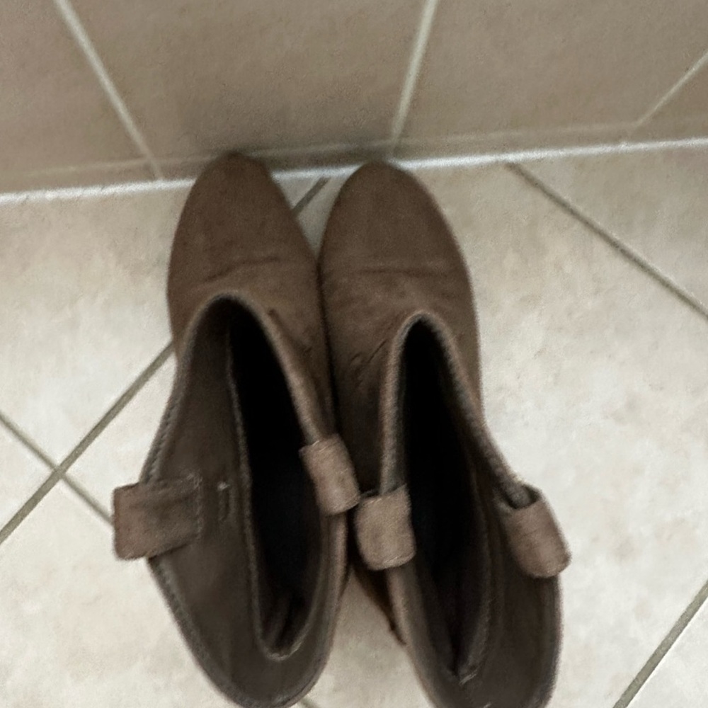 Wild Diva Suede Ankle Cowboy Boots - Size 7.5 - Picture 5 of 6